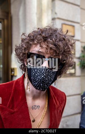 Milano, Italia. 15 luglio 2020. Cantante Irama durante il Salone della Moda digitale di Milano 2020 al Salone della Moda Etro di Milano il 15 luglio 2020. (Foto di Franco Re/Pacific Press/Sipa USA) Credit: Sipa USA/Alamy Live News Foto Stock