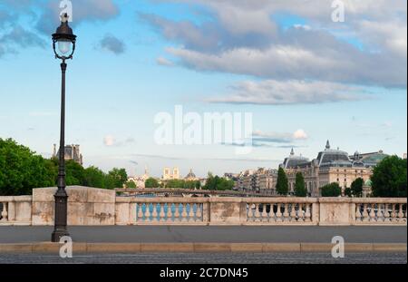 Il museo d' Orsay e il fiume Siene, Francia Foto Stock