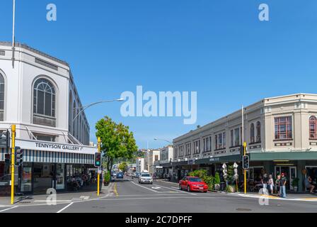 Negozi e gallerie su Tennyson Street nel quartiere art deco del centro di Napier, North Island, Nuova Zelanda Foto Stock