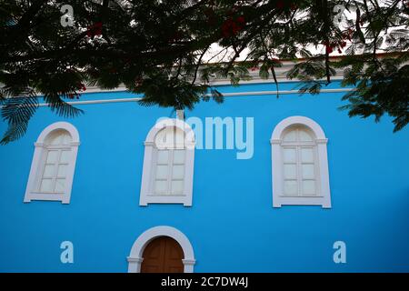 Chiesa blu a Sao Felipe, isola di Fogo, Capo Verde Foto Stock