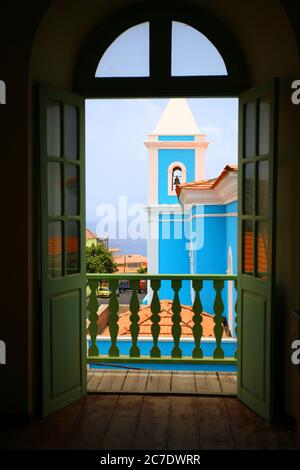 Chiesa blu a Sao Felipe, isola di Fogo, Capo Verde Foto Stock