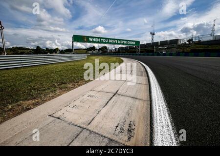 Hungaroring, Budapest, Ungheria. 16 luglio 2020. Gran Premio di Ungheria di F1, arrivo piloti e giornata di ispezione in pista; Hungaroring, marciapiedi Budapest Ungheria Credit: Action Plus Sports/Alamy Live News Foto Stock