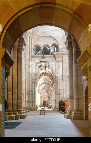 Basilea, BL / Svizzera - 8 luglio 2020: Vista interna della cattedrale di Basilea Foto Stock