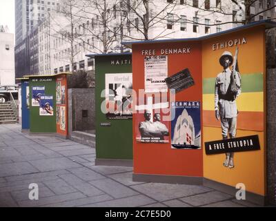 Esposizione per le Nazioni Unite da US Office of War Information, Rockefeller Plaza, New York City, New York, USA, Marjory Collins, U.S. Office of War Information, marzo 1943 Foto Stock