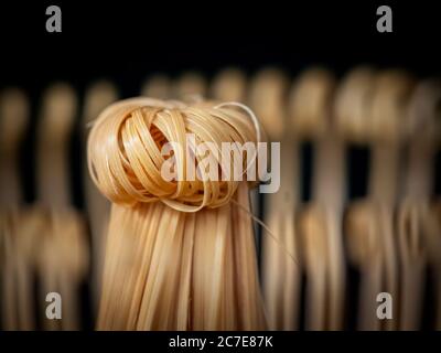 Macro del centro di Matcha chasen whisk Foto Stock