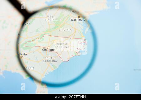 Los Angeles, California, USA - 15 Marzo 2019: North Carolina, NC Stato dell'America visualizzazione concetto illustrativo su schermo attraverso Foto Stock