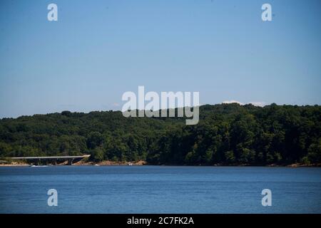 14 luglio 2020, Bloomington, Indiana, Stati Uniti: Una vista di un'area in cui Vauhxx Booker è stato assalito il 4 luglio a Monroe Lake..The Indiana Department of Natural Resources ha rilasciato la sua indagine in un incidente 4 luglio e ha raccomandato le accuse contro diversi, tra cui Booker. Booker, che è nero, dice che era vittima di un tentativo di linching. (Immagine di credito: © Jeremy Hogan/SOPA immagini via ZUMA Wire) Foto Stock