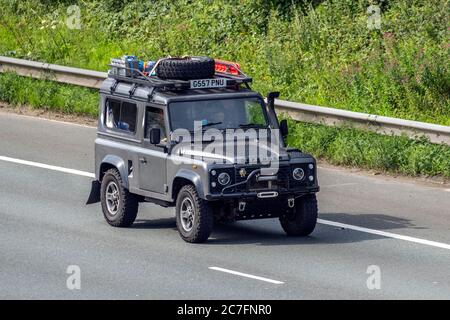 Land Rover Defender 90 4C SW DT Diesel grigio anni '1989 80; tempo libero per la spedizione d'epoca, fuoristrada britannico 4x4, robusto fuoristrada fuoristrada fuoristrada fuoristrada fuoristrada fuoristrada fuoristrada fuoristrada, Land Rover Discovery Turbo Diesel UK Foto Stock