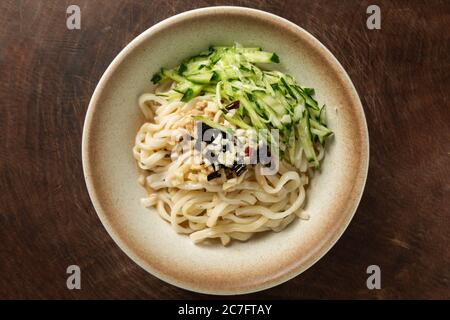 Ciotola di tagliatelle con fagioli di soia in pasta di Pechino, Cina Foto Stock