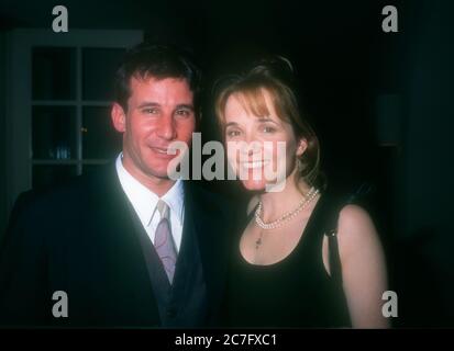 Pasadena, California, USA 15 Gennaio 1996 l'attore Andrew Lauer e l'attrice Lea Thompson partecipa al NBC All Star Reception al Winter TCA Press Tour il 15 Gennaio 1996 al Ritz-Carlton Hotel di Pasadena, California, USA. Foto di Barry King/Alamy Stock foto Foto Stock