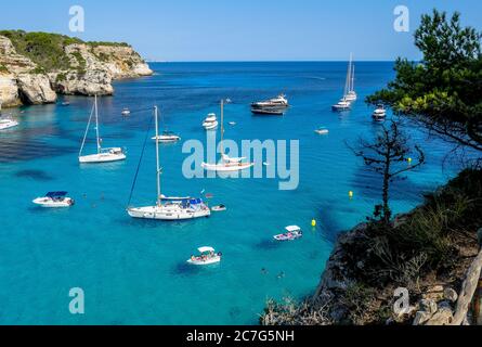 Cala Macarella, una delle spiagge più famose dell'isola di Minorca. Foto Stock