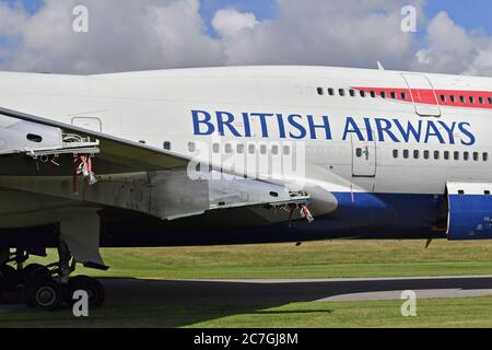 Un aereo britannico senza motore Boeing 747 Airways, che ha volato per la prima volta sul 18/09/1997 parcheggiato all'aeroporto di Cotswold, che è la sede di Air Salvage International che smantellare l'aereo di fine vita, in quanto la compagnia aerea è di ritirare la sua flotta di Boeing 747 con effetto immediato. Foto Stock