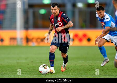 Gary Medel (Bologna FC) durante Bologna vs Napoli, serie a di Calcio italiana, Bologna, Italia, 15 lug 2020 Foto Stock