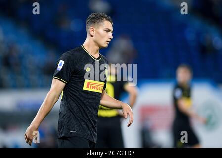 Ferrara, Italia. 16 luglio 2020. Sebastiano Esposito del FC Internazionale durante la Serie A match tra Spal e FC Internazionale allo Stadio Paolo Mazza, Ferrara, Italia il 16 luglio 2020. Foto di Giuseppe Maffia. Credit: UK Sports Pics Ltd/Alamy Live News Foto Stock