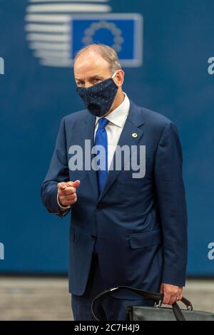 (200717) -- BRUXELLES, 17 luglio 2020 (Xinhua) -- il primo ministro irlandese Micheal Martin arriva per una riunione speciale del Consiglio europeo presso la sede dell'UE a Bruxelles, 17 luglio 2020. L'UE tiene una riunione speciale del Consiglio europeo sul prossimo bilancio a lungo termine dell'UE e sul pacchetto di ripresa in risposta alla crisi COVID-19 di venerdì e sabato. (Unione europea/Handout via Xinhua) credito: Xinhua/Alamy Live News Foto Stock