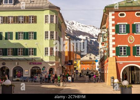 Europa, Austria, Tirolo, Tirolo Orientale, Lienz, scena di strada sulla piazza principale di Lienz, nel Tirolo Orientale Foto Stock