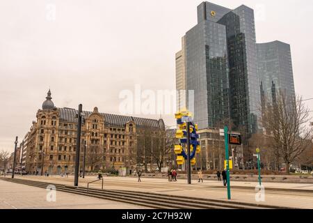 Europa, Germania, Assia, Francoforte, Willy-Brandt-Platz a Francoforte Foto Stock