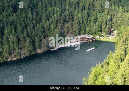 Europa, Austria, Tirolo, Alpi di Ötztal, Ötztal, vista dalla Seejöchl alla località balneare sul Lago di Piburger Foto Stock