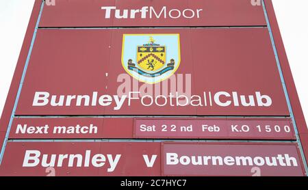 22nd febbraio 2020, Turf Moor, Burnley, Inghilterra; Premier League, Burnley contro Bournemouth : Segnaletica fuori dal campo Foto Stock