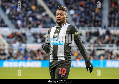 29 febbraio 2020, St. James's Park, Newcastle, Inghilterra; Premier League, Newcastle United contro Burnley : Allan Saint-Maximin (10) di Newcastle United durante il gioco Foto Stock