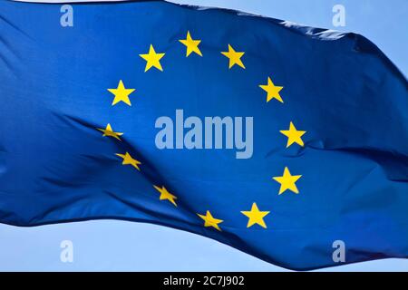 Bandiera dell'UE che soffia nel vento, Germania Foto Stock
