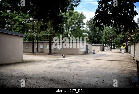 Berlino, Germania. 16 luglio 2020. Caserma sul terreno del Centro di documentazione per il lavoro forzato NS. Nella ex caserma ricettiva, sulla base dell'unico campo operaio forzato dell'epoca nazista, quasi completamente conservato, sono presenti, oltre alla mostra permanente, un archivio, una biblioteca, un luogo di incontro internazionale per i giovani, nonché mostre temporanee e sale per eventi. Credit: Pedersen/dpa-Zentralbild/ZB/dpa/Alamy Live News Foto Stock