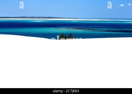 Modelli di sabbia e mare nell'Arcipelago di Bazaruto, Mozambico, Foto Stock