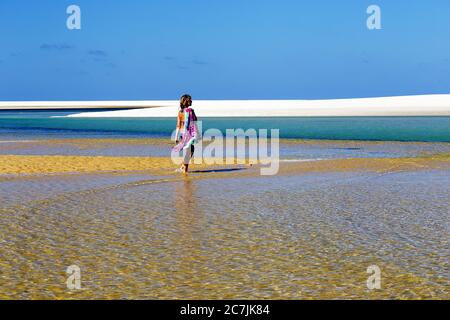 Modelli di sabbia e mare nell'Arcipelago di Bazaruto, Mozambico, Foto Stock