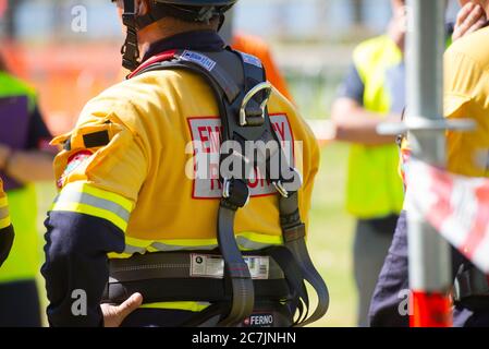 Perth, Australia, 26 novembre 2017: Membri del team di risposta alle emergenze durante il briefing sull'esercizio. Foto Stock