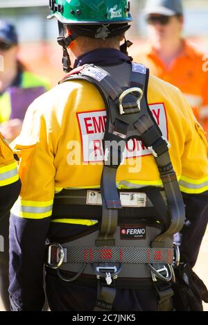 Perth, Australia, 26 novembre 2017: Membri del team di risposta alle emergenze durante il briefing sull'esercizio. Foto Stock