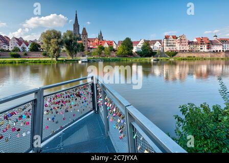 Fortificazione della città, Metzgerturm, Fischerviertel, Ulm Minster, Danubio, città vecchia, Ulm, Baden-Württemberg, Germania Foto Stock