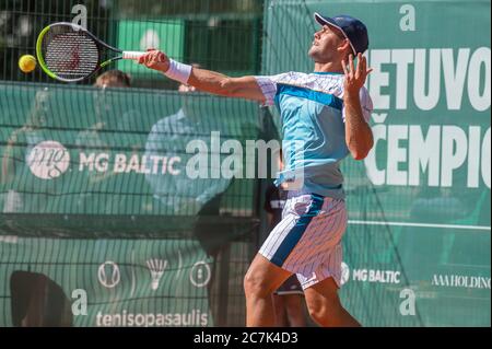 2020 07 16. Laurynas Grigelis (Lituania) - vincitore del Campionato di tennis lituano 2020 Foto Stock