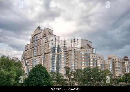 Minsk, Bielorussia maggio 2018. Edificio moderno nel centro storico di Minsk Foto Stock
