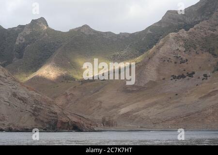 Grotta di Selkirk vicino a San Juan Bautista, Isola di Robinson Crusoe, Gruppo Juan Fernandez, Cile, marzo 2020 Foto Stock