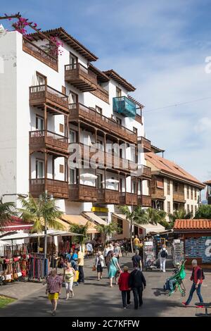 Calle Quintana, via commerciale e Hotel Monopol, Puerto de la Cruz, Tenerife, Isole Canarie, Spagna Foto Stock
