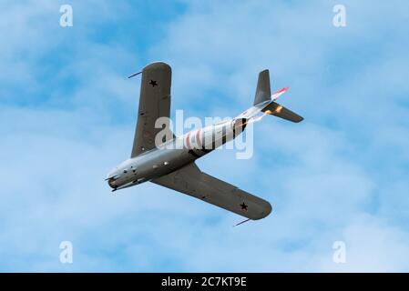 MIG-17 volato da Randy Ball al Rhode Island National Guard Airshow. Foto Stock