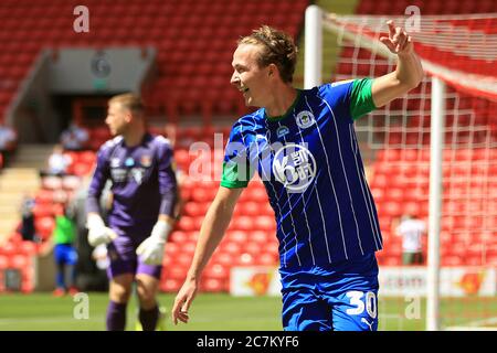 Londra, Regno Unito. 18 luglio 2020. Kieran Dowell di Wigan Athletic celebra dopo aver segnato il suo 2° goal squadre. EFL Skybet Championship Match, Charlton Athletic contro Wigan Athletic at the Valley di Londra sabato 18 luglio 2020. Questa immagine può essere utilizzata solo per scopi editoriali. Solo per uso editoriale, licenza richiesta per uso commerciale. Non si può usare nelle scommesse, nei giochi o nelle pubblicazioni di un singolo club/campionato/giocatore. pic by Steffan Bowen/Andrew Orchard sports photography/Alamy Live news Credit: Andrew Orchard sports photography/Alamy Live News Foto Stock