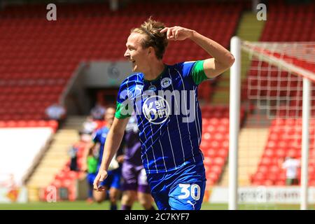 Londra, Regno Unito. 18 luglio 2020. Kieran Dowell di Wigan Athletic celebra dopo aver segnato il suo 2° goal squadre. EFL Skybet Championship Match, Charlton Athletic contro Wigan Athletic at the Valley di Londra sabato 18 luglio 2020. Questa immagine può essere utilizzata solo per scopi editoriali. Solo per uso editoriale, licenza richiesta per uso commerciale. Non si può usare nelle scommesse, nei giochi o nelle pubblicazioni di un singolo club/campionato/giocatore. pic by Steffan Bowen/Andrew Orchard sports photography/Alamy Live news Credit: Andrew Orchard sports photography/Alamy Live News Foto Stock