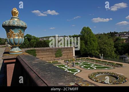 Vista dalla terrazza del palazzo superiore, Schloss, Weilburg, Assia, Germania Foto Stock