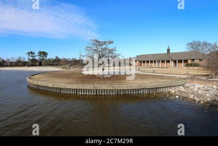 Fontainebleau state Park, Louisiana - 2018 febbraio: Lo storico padiglione balneare sulla riva del lago Pontchartrain. Foto Stock