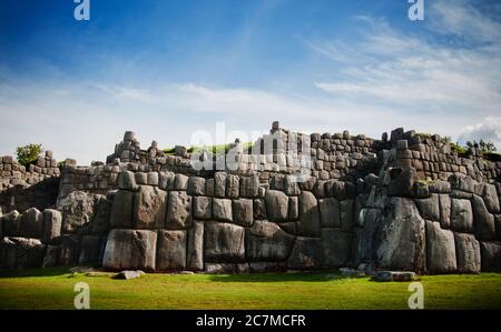 Saqsaywaman, una cittadella nella periferia settentrionale della città di Cusco, Perù, Sud America Foto Stock