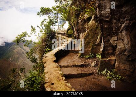 Sentiero Inca a lato della montagna, Machu Picchu, Cusco Regione, Perù, Sud America Foto Stock