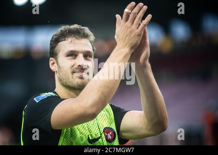 Herning, Danimarca. 17 luglio 2020. Erik Sviatchenko del FC Midtjylland ringrazia i fan dopo la partita 3F Superliga tra il FC Midtjylland e il FC Nordsjaelland della MCH Arena di Herting. (Photo Credit: Gonzales Photo/Alamy Live News Foto Stock