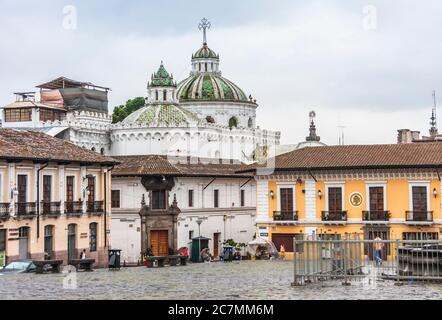 Piazza San Francisco nella Città Vecchia, Quito, Ecuador. Foto Stock
