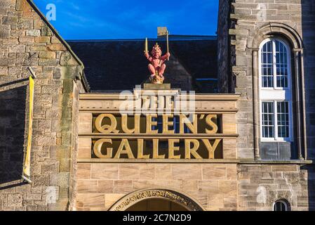 Queens Gallery, parte del complesso Palace of Holyroodhouse di Edimburgo, la capitale della Scozia, parte del Regno Unito Foto Stock