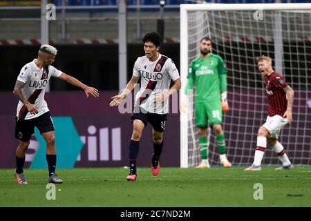 Milano, Italia. 18 luglio 2020. MILANO - 18 luglio 2020: Takehiro Tomiyasu del Bologna FC festeggia dopo aver segnato un gol durante la Serie A UNA partita di calcio tra AC Milan e Bologna FC. (Foto di Nicolò campo/Sipa USA) Credit: Sipa USA/Alamy Live News Foto Stock