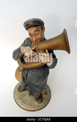 personaggio di porcellana biscotto, musicista che suona il trombone, Foto Stock