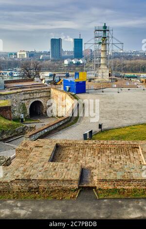 Belgrado / Serbia - 15 febbraio 2020: Ricostruzione del monumento vincitore, simbolo di Belgrado, commemorando la vittoria degli alleati nel primo mondo Wa Foto Stock