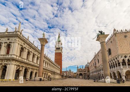 Una vista del Campanile in Piazza San Marco a Venezia, Italia Foto Stock