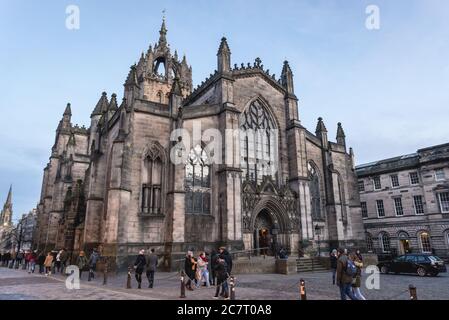 La Cattedrale di St Giles, chiamata anche High Kirk di Edimburgo, la capitale della Scozia, parte del Regno Unito Foto Stock